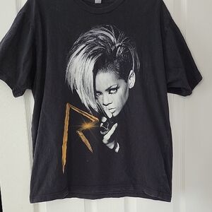 Rihanna 2010 Last Girl On Earth Concert T Size L